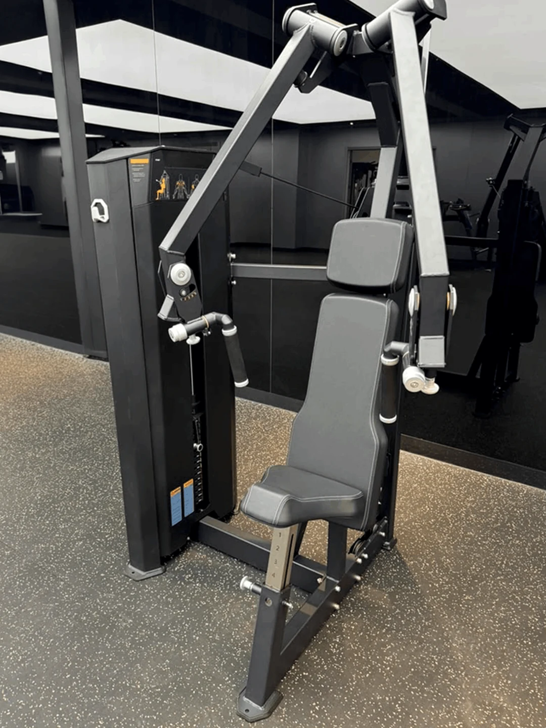 EX-1006 Chest Press ile Kontrollü Göğüs Antrenmanı